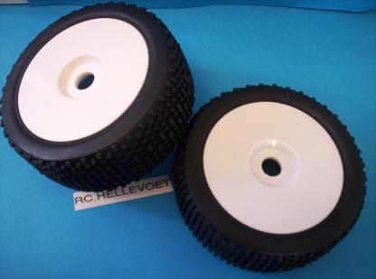 32874 - Tire/wheels/foam (2 stuks)