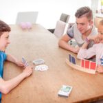 390817 Kaarthouder hout middel 35 cm