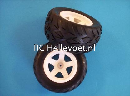 32805 Tire/wheels/foam voor 1/10 Truck (2stuks)