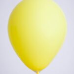 Zak met 25 ballons no. 12 geel